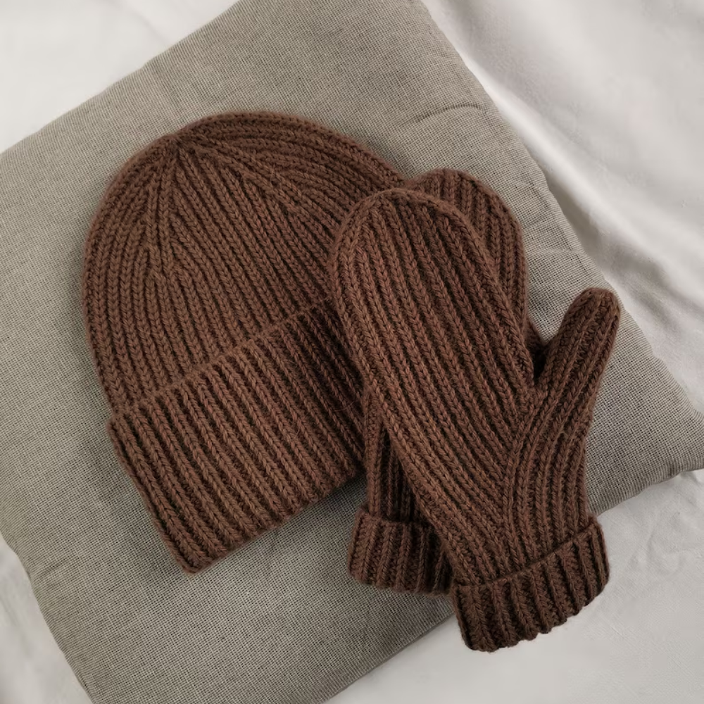 Classic Ribbed Mittens KNITTING PATTERN