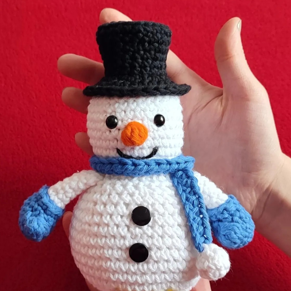 Frosty Frank the Snowman Crochet Pattern