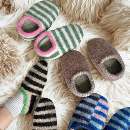 SLIPPERS Knitting Pattern