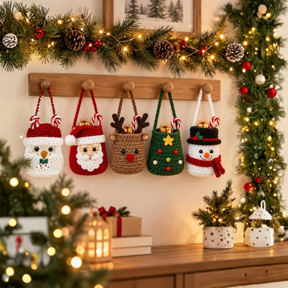 Mini Christmas Door Pocket Crochet Pattern